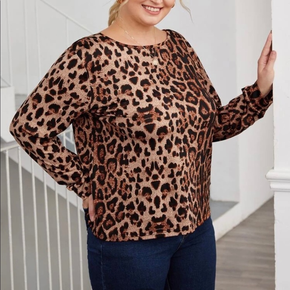 Brand new backless leopard top